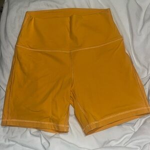 Lululemon double lined biker shorts SIZE:8 fit more of a SIZE:6 BARELY WORN
